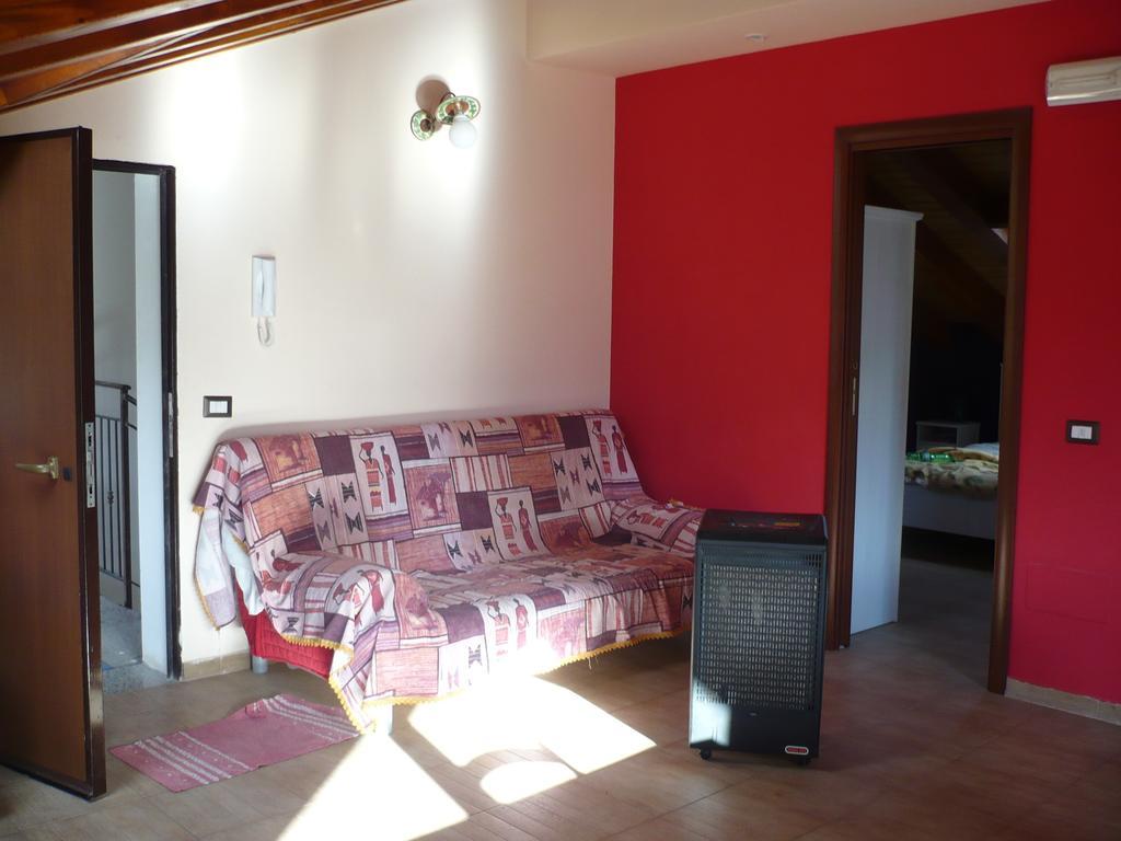 Apartamento Casa Jolie Fiumefreddo di Sicilia Habitación foto