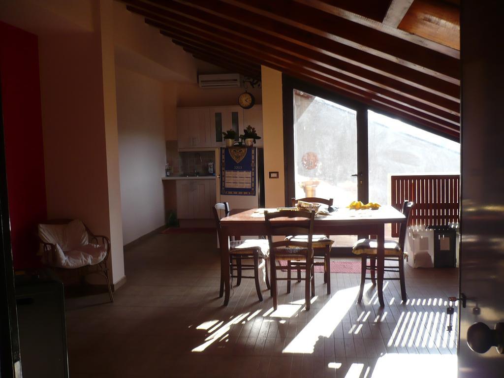 Apartamento Casa Jolie Fiumefreddo di Sicilia Habitación foto